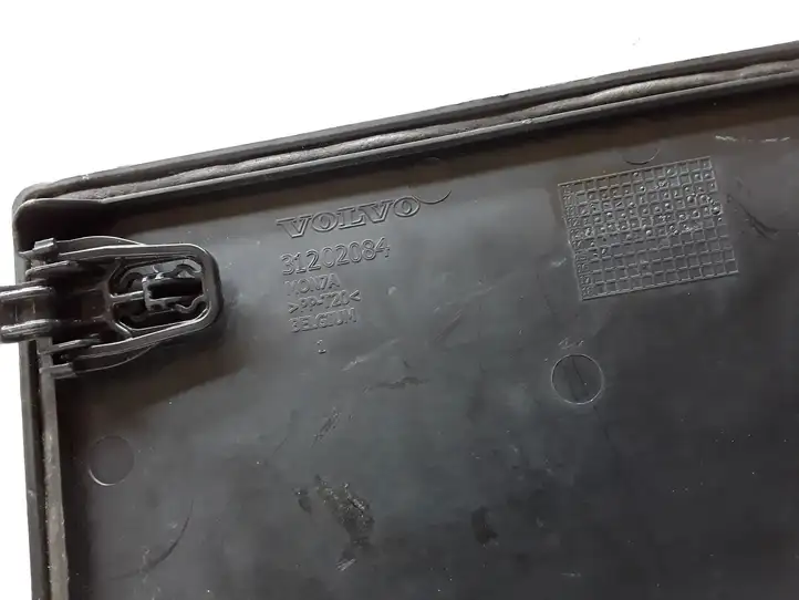 Volvo S60 (2013 - 2018) 31202084 Крышка ящика предохранителей — фото 3