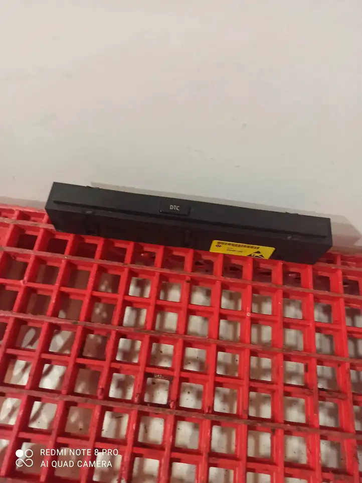 BMW 5 E60 E61 (2004 - 2010) 6948128 Кнопка DTC — фото 1