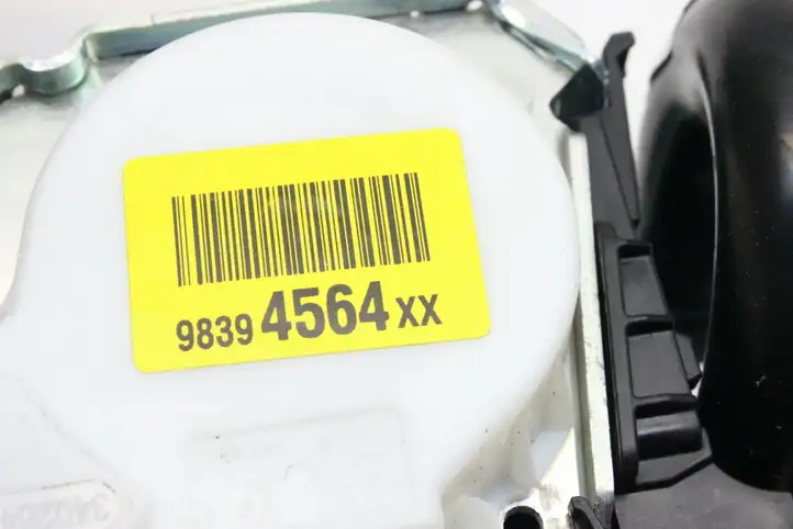 Opel Mokka B (2020 - ) 98394564XX Задний ремень безопасности — фото 4