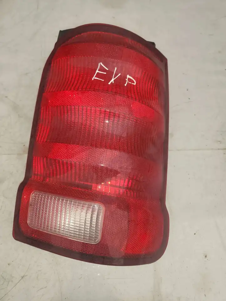 Ford Explorer (1999 - 2001) 1L2X-138504-D Задний фонарь в крышке багажника — фото 1