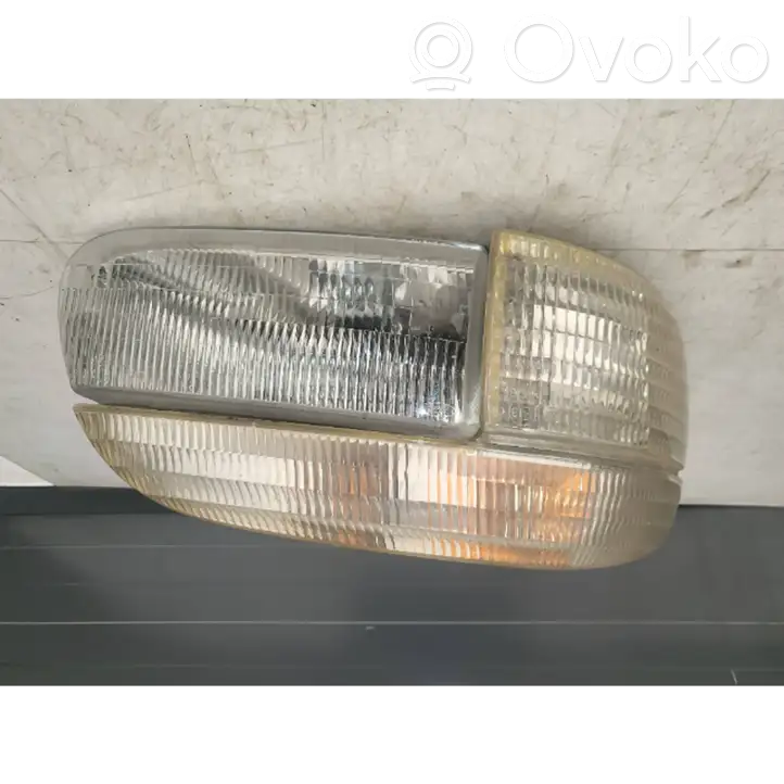 Ford Explorer (1999 - 2001) F57D-7820408-CB Указатель поворота передний — фото 1