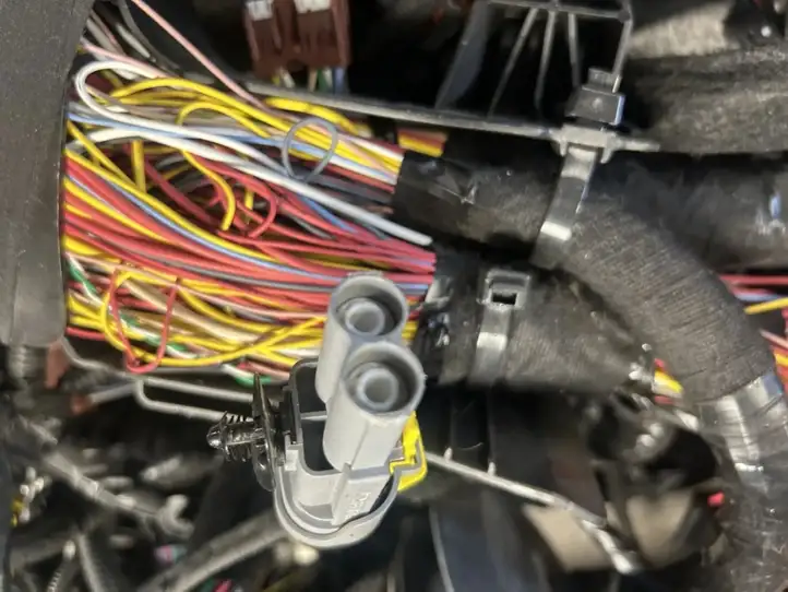 Opel Vivaro (2014 - 2018) 93455415 Прочая электропроводка — фото 3