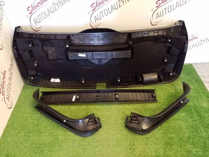 Volkswagen Touareg III (2018 - ) 760867601B Комплект обшивки крышки багажника — фото 8