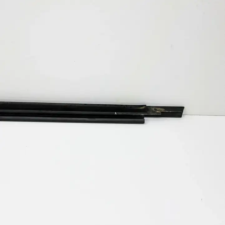 Audi A3/S3 8V (2012 - 2016) 8V5837478A Накладка стекла двери — фото 7