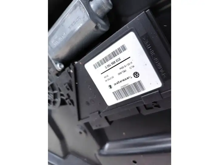 Volkswagen Touareg I (2002 - 2010) 7L6837729K Рамка стекла передней двери — фото 6
