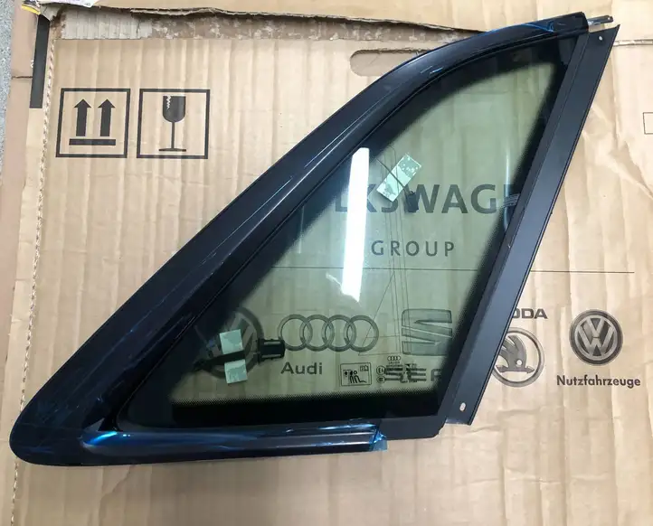 Audi RS Q8 (2019 - ) 4M8845298ENVB Заднее боковое стекло — фото 1