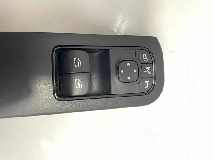 Mercedes-Benz Sprinter W907 W910 (2018 - ) A9079054707 Блок кнопок стеклоподъемников — фото 2