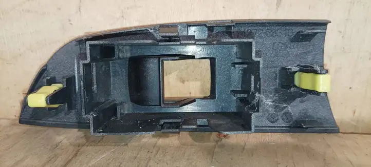 Lexus IS 220D-250-350 (2005 - 2010) 7427253310 Накладка кнопки стеклоподъемника — фото 4