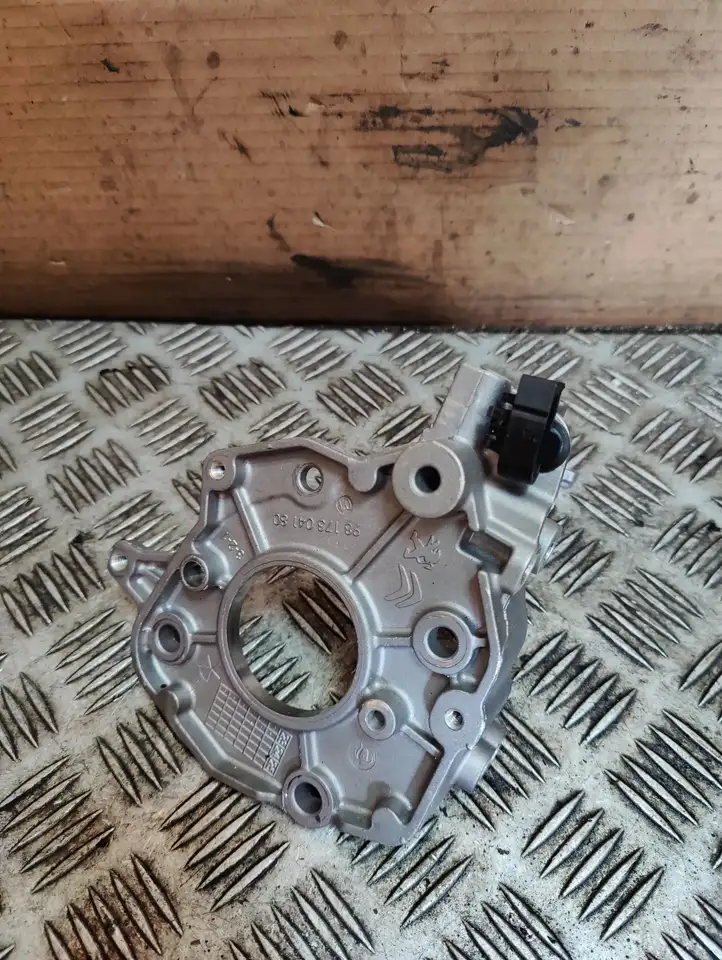 Opel Vivaro (2019 - ) 9817304180 Кронштейн топливного насоса — фото 1