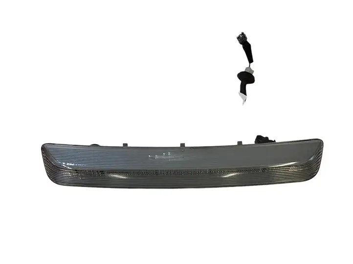Toyota Avensis T270 (2009 - 2012) 8157005110 Дополнительный стоп фонарь — фото 4