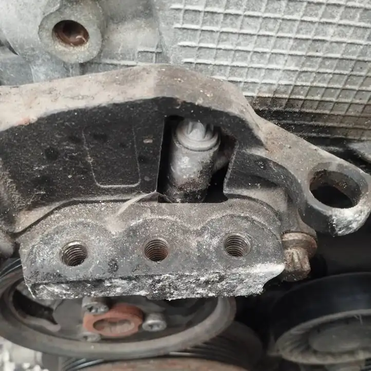 Opel Astra G (1998 - 2004) 90538558 Кронштейн двигателя — фото 2