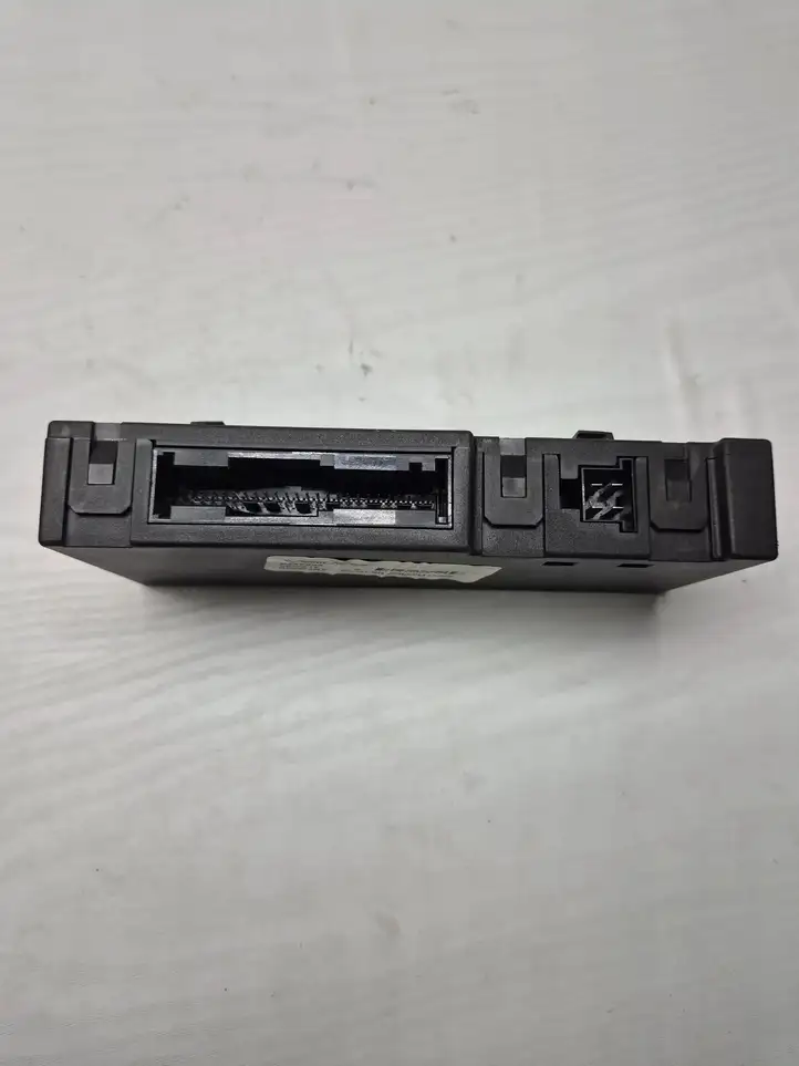 Volvo V50 (2004 - 2008) 000003317308 Реле крюка для прицепа — фото 2