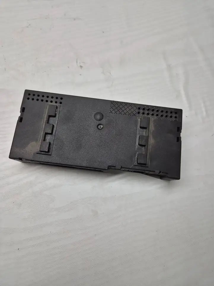 Volvo V50 (2004 - 2008) 000003317308 Реле крюка для прицепа — фото 3