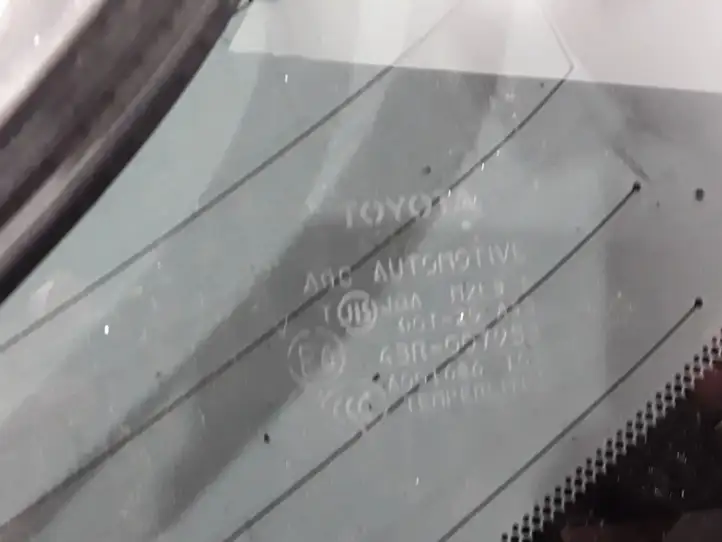 Toyota Land Cruiser (J120) (2002 - 2009) 6272060811 Заднее боковое стекло — фото 3
