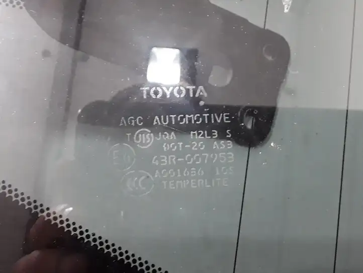 Toyota Land Cruiser (J120) (2002 - 2009) 627106A051 Заднее боковое стекло — фото 3