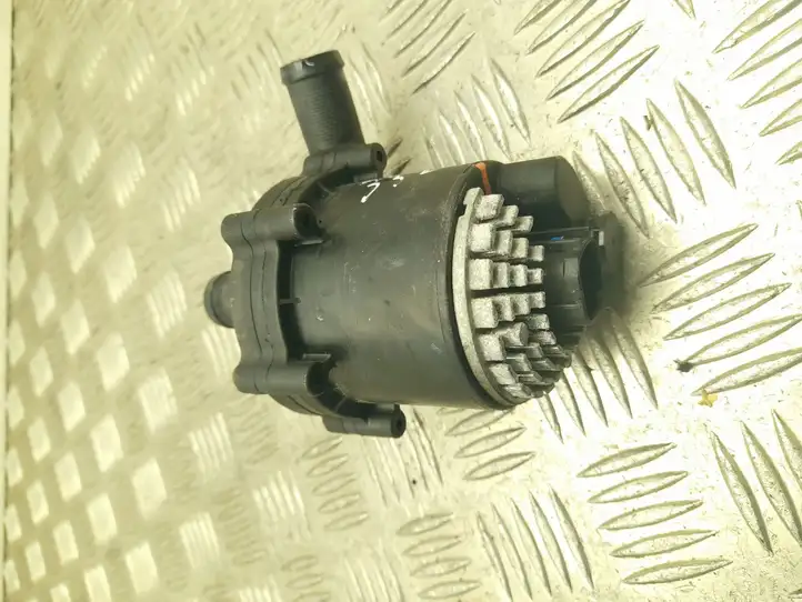 Tesla Model S (2012 - 2016) 600736700F Циркуляционный насос Webasto — фото 2