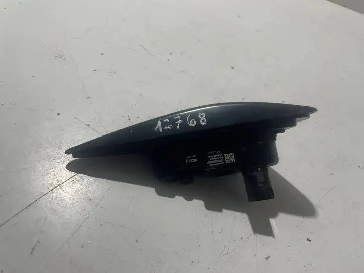 Tesla Model Y (2019 - 2024) 112510650G Боковая камера в крыле — фото 2