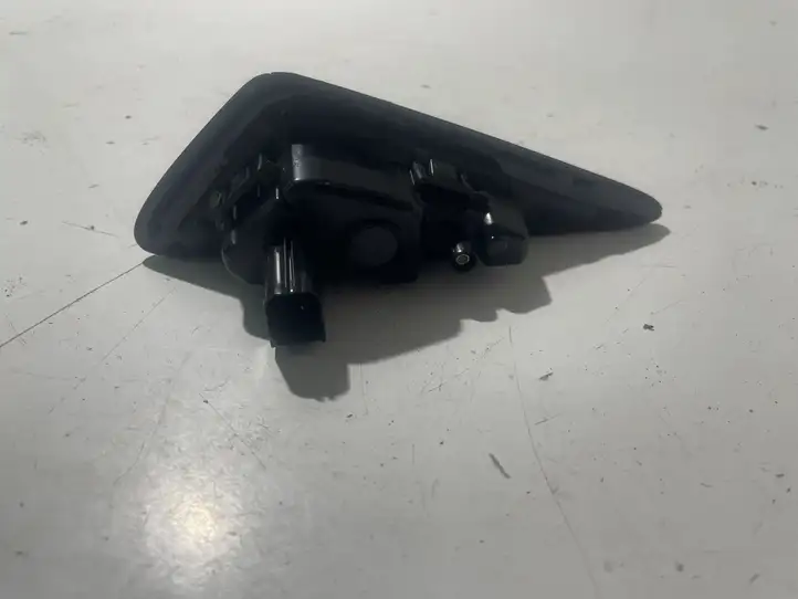 Tesla Model Y (2019 - 2024) 112510650G Боковая камера в крыле — фото 3