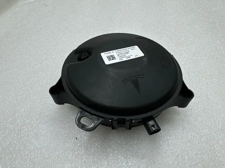 Tesla Model 3 (2017 - 2023) 167111300A Динамик парктроника (PDC) — фото 1