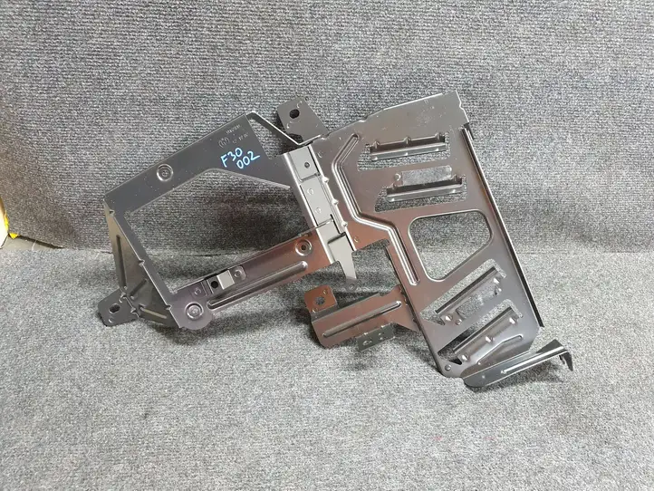 BMW 3 F30 F35 F31 (2012 - 2018) 9362739 Кронштейн усилителя звука — фото 2