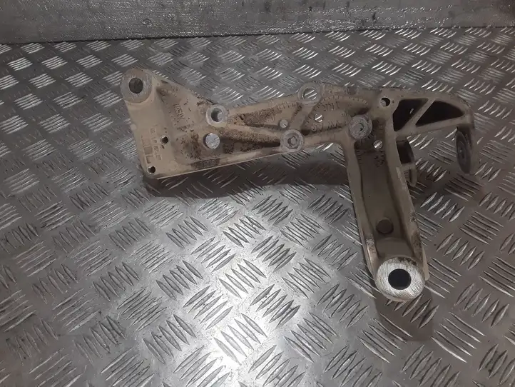 Volkswagen Touran I (2003 - 2010) 1K0199296E Кронштейн двигателя — фото 1