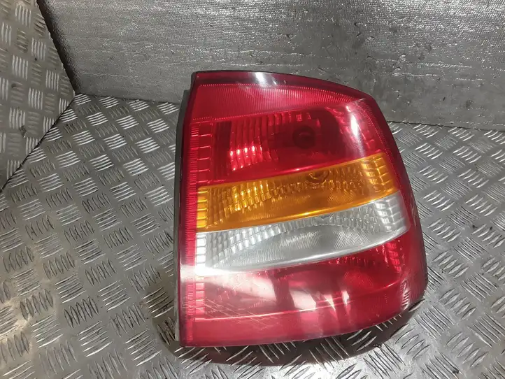 Opel Astra G (1998 - 2004) 9052154401 Задний фонарь в кузове — фото 1
