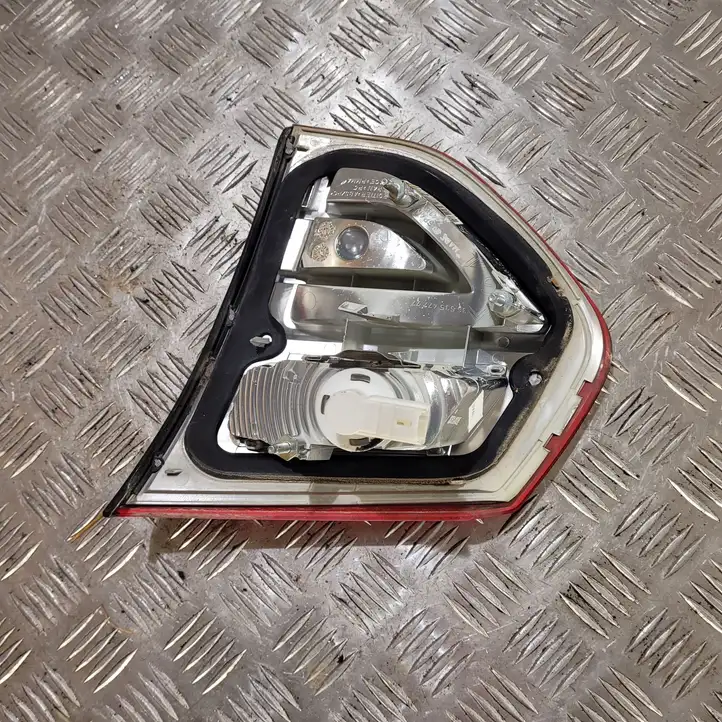 Citroen C4 I Picasso (2006 - 2013) 9653547780 Задний фонарь в крышке багажника — фото 2