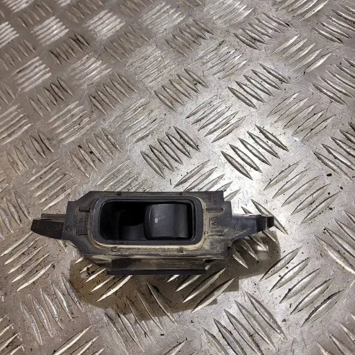 Subaru Legacy (2003 - 2009) R210 Кнопка стеклоподъемников — фото 1