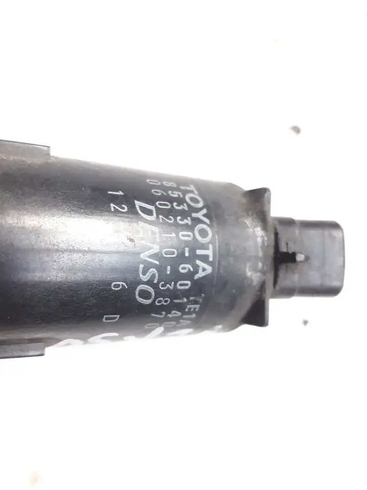 Toyota Avensis Verso (2004 - 2009) 8533060140 Насос омывателя стекла — фото 3