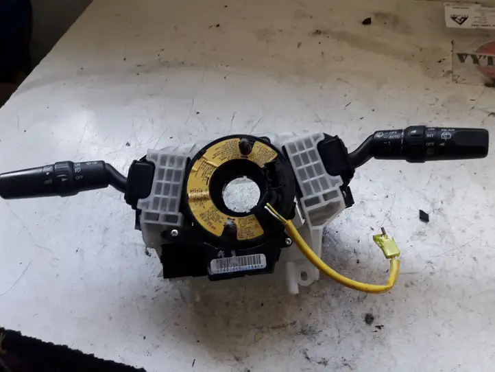 Mazda 5 (2005 - 2010) 17E675 Контактное кольцо SRS — фото 1