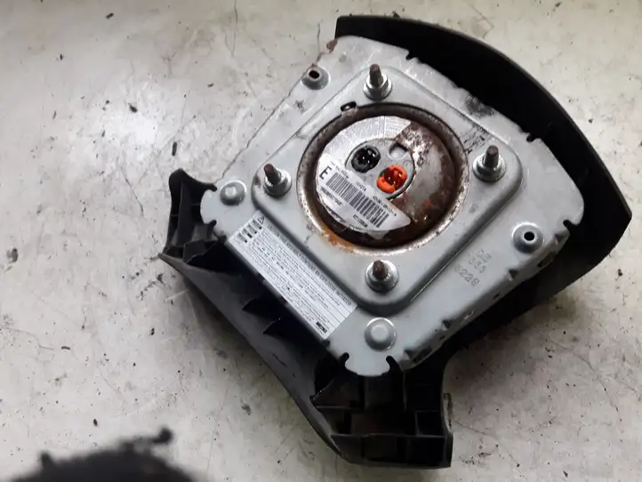 Toyota Avensis T250 (2003 - 2006) 15566228 Подушка безопасности руля — фото 2