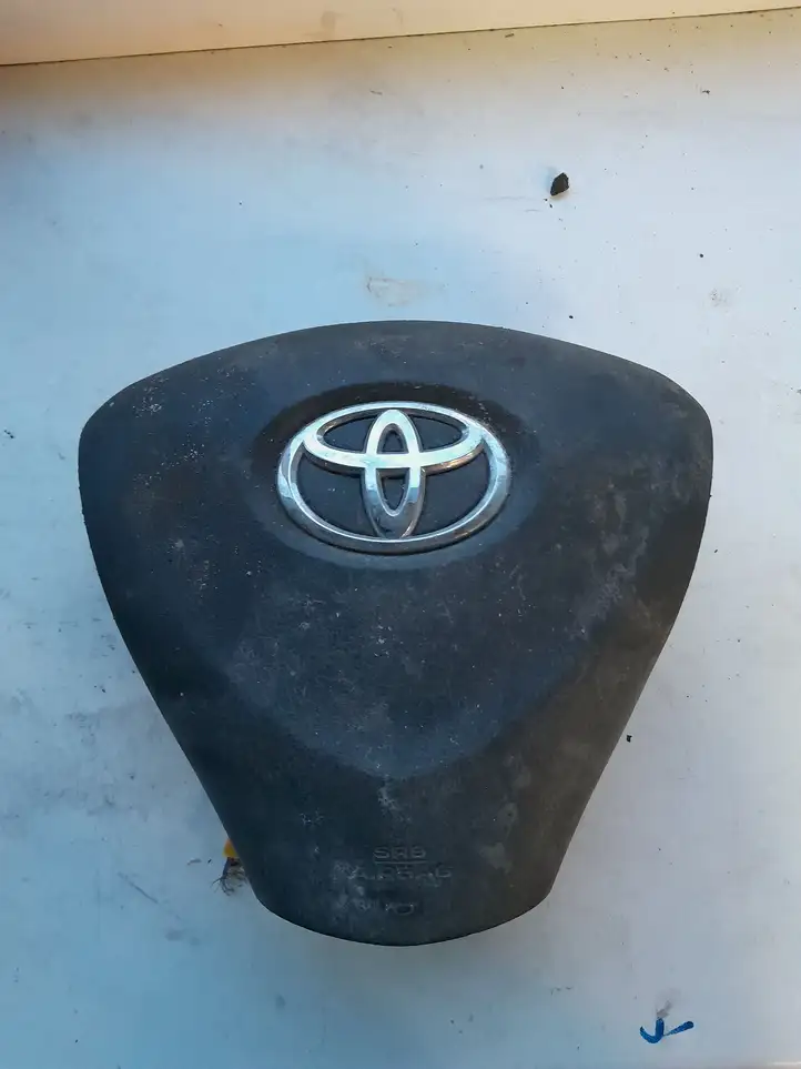 Toyota Auris 150 (2006 - 2012) 4531002290 Подушка безопасности руля — фото 1