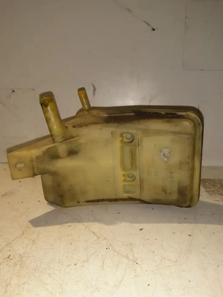 Citroen Xsara Picasso (1999 - 2012) 9605687880 Крышка расширительного бачка — фото 4
