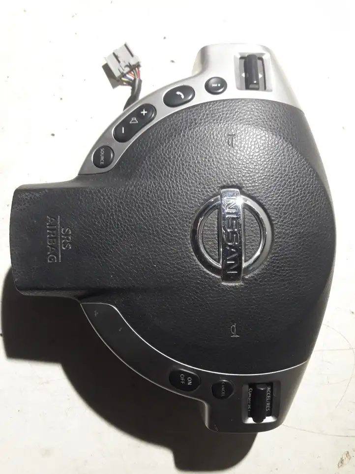 Nissan Qashqai (2006 - 2010) Подушка безопасности руля — фото 1