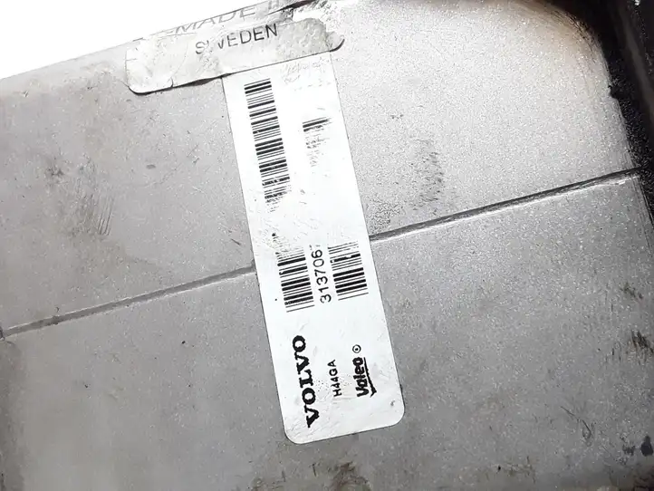 Volvo V60 (2013 - 2018) 31370670 Охладитель клапана EGR — фото 2