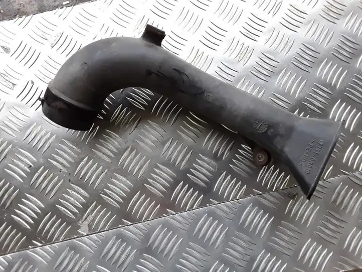 Toyota Corolla Verso AR10 (2004 - 2009) 177510N010 Детали воздухозаборника — фото 1