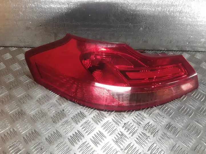 Opel Insignia A (2008 - 2017) 13277877 Задний фонарь в крышке багажника — фото 1