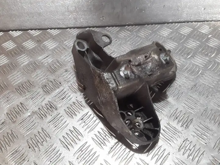 Volkswagen PASSAT B5.5 (2001 - 2005) 8E0199351 Кронштейн двигателя — фото 1