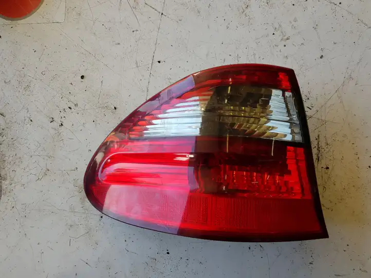 Mercedes-Benz E W211 (2002 - 2009) A2118202764 Задний фонарь в кузове — фото 1