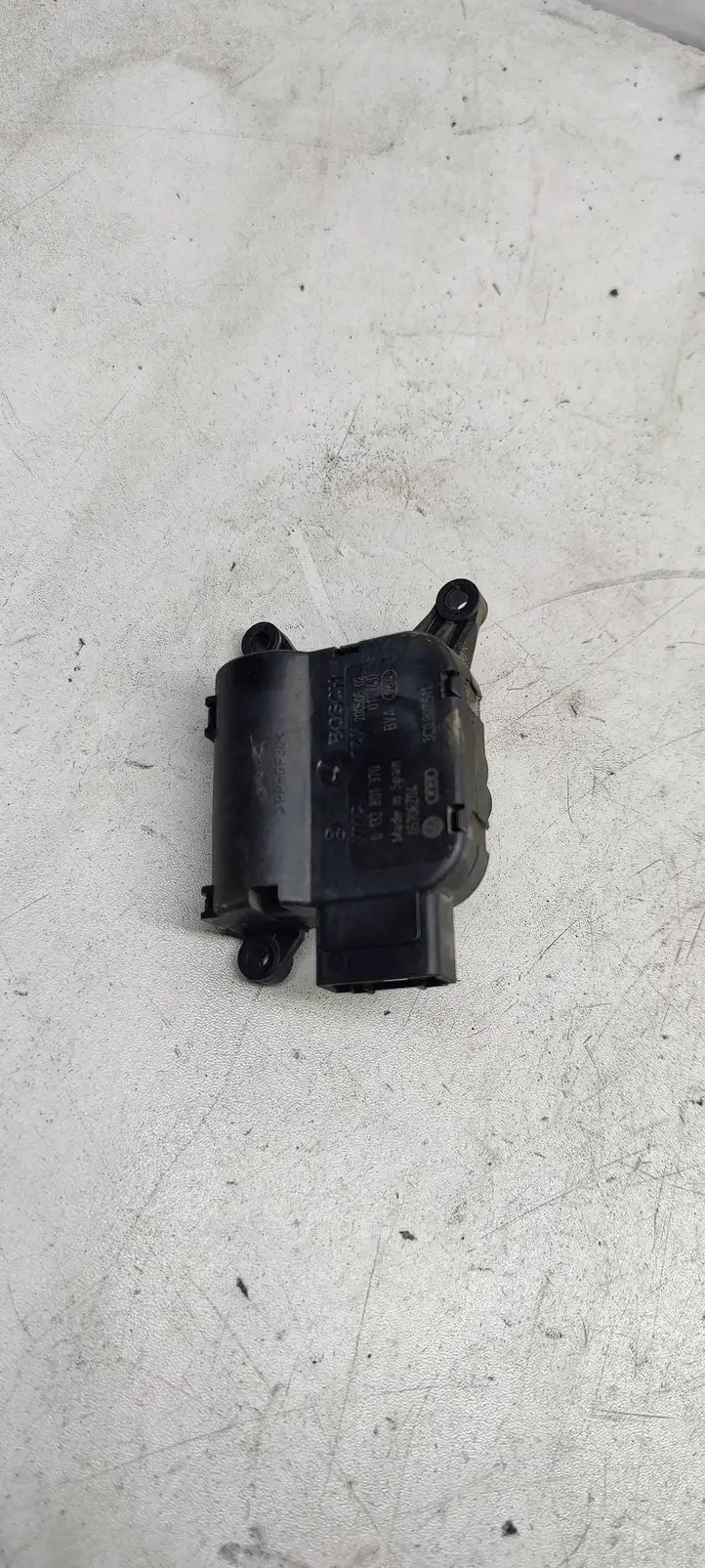 Volkswagen PASSAT B6 (2005 - 2010) 013280137 Двигатель задвижки потока воздуха — фото 1