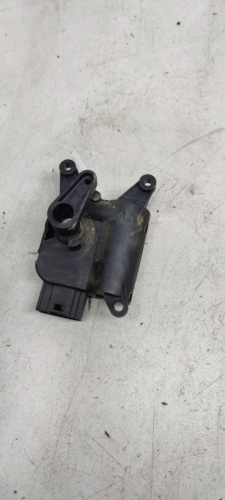 Volkswagen PASSAT B6 (2005 - 2010) 013280137 Двигатель задвижки потока воздуха — фото 2