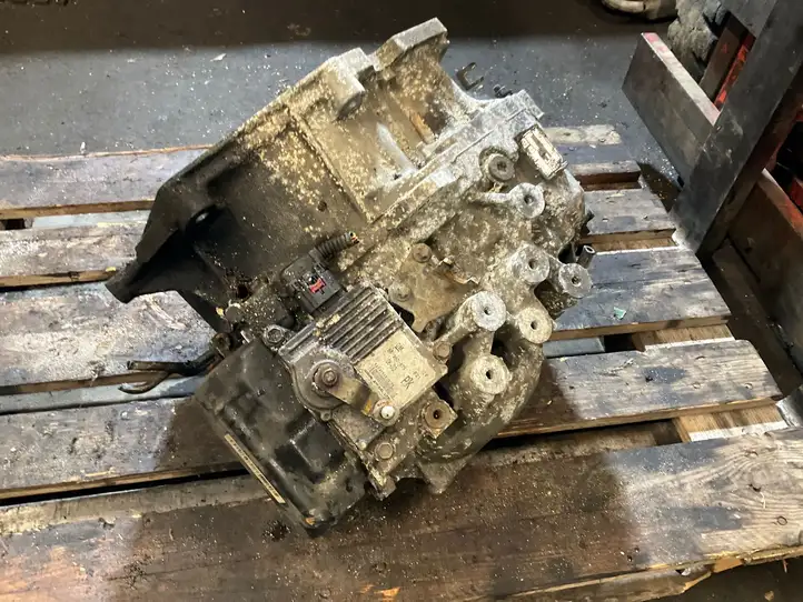 Opel Zafira B (2006 - 2008) 55350675 Автоматическая коробка передач (АКПП) — фото 4