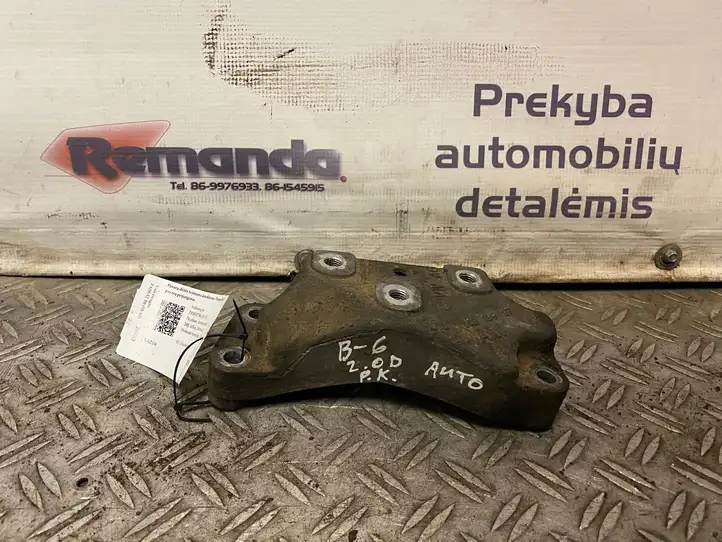 Volkswagen PASSAT B6 (2005 - 2010)   Кронштейн крепления коробки передач