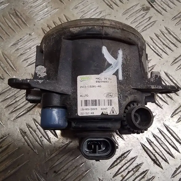 Ford Focus (2008 - 2011) 2N1115201AB Передняя противотуманная фара — фото 2