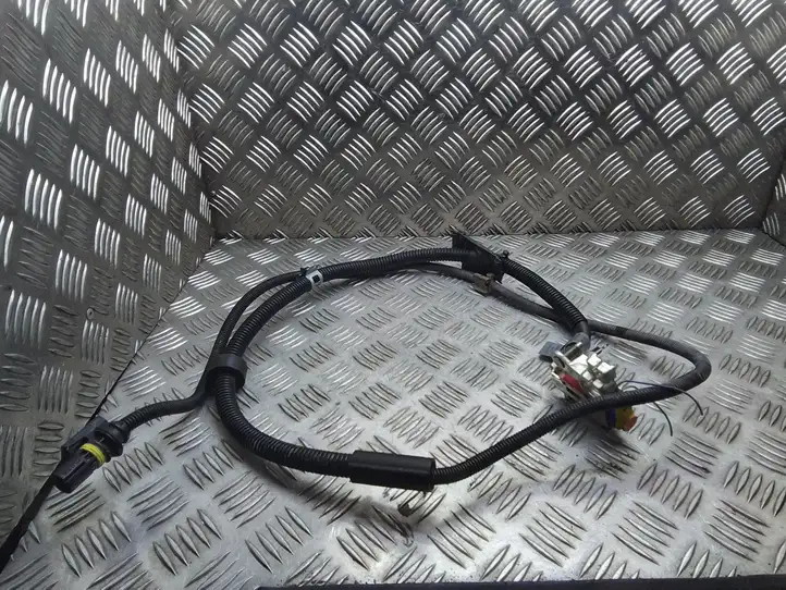 Mercedes-Benz C W204 (2007 - 2014) A2044402413 Плюсовой провод аккумулятора — фото 1