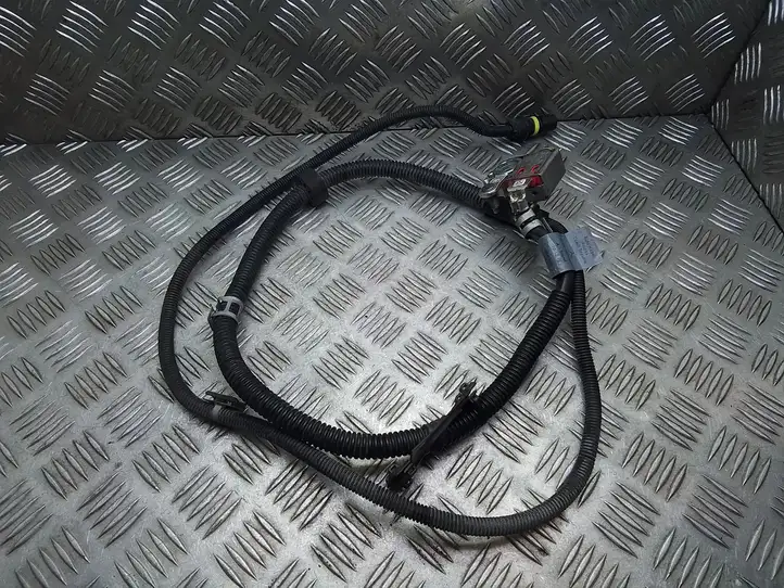 Mercedes-Benz C W204 (2007 - 2014) A2044402413 Плюсовой провод аккумулятора — фото 4