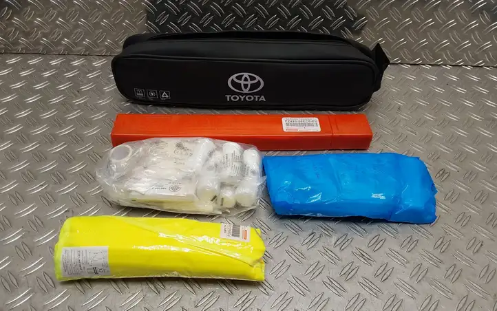 Toyota Auris E180 (2012 - 2018) PZ49S01EA0EU Автомобильная аптечка — фото 3