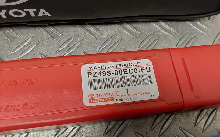 Toyota Auris E180 (2012 - 2018) PZ49S01EA0EU Автомобильная аптечка — фото 4