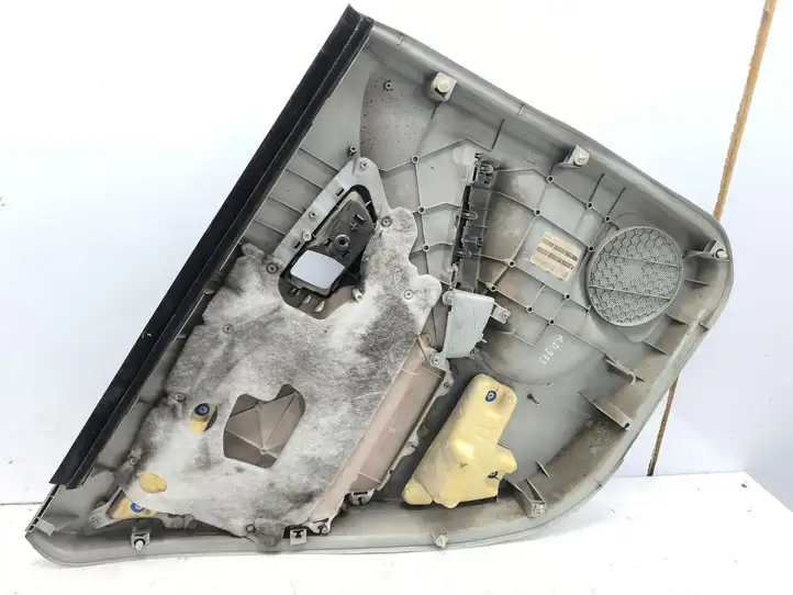 Toyota Prius (XW30) (2009 - 2015) 74815X1B02 Обшивка задней двери — фото 8