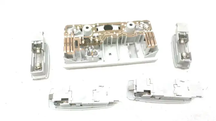 Seat Toledo II (1M) (1998 - 2006) 3B0947105C Передняя подсветка — фото 11